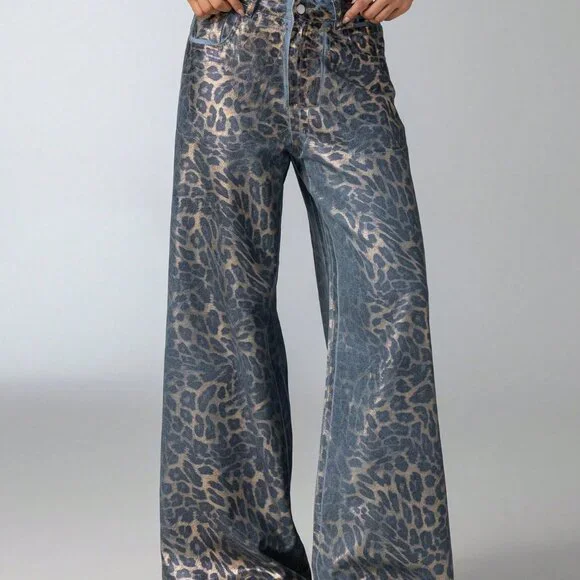 Baby Blue Casual Women's Denim Jeans with Leopard Print and Zipper Detail - Picture 7 of 7
